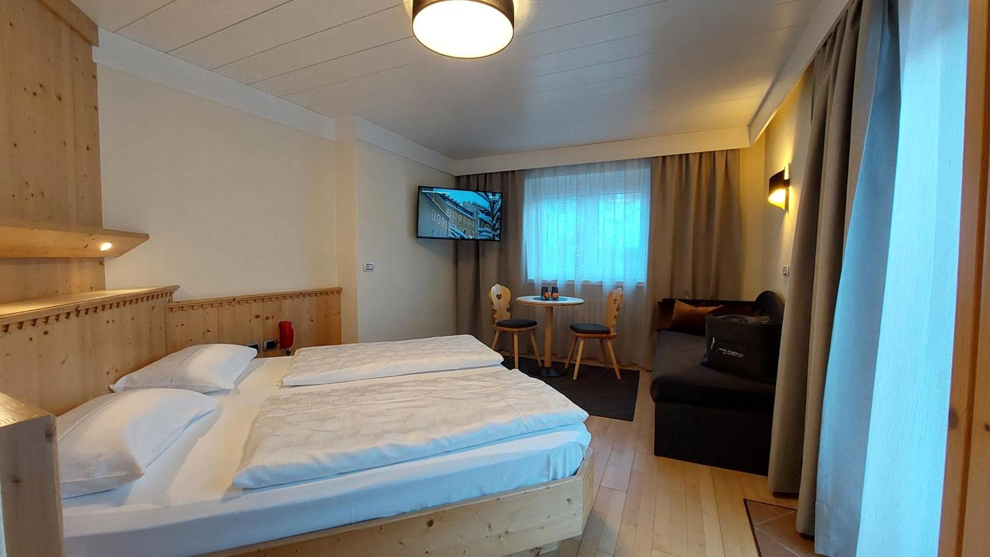 Hotel Cristallo Santa Cristina Val Gardena Kültér fotó